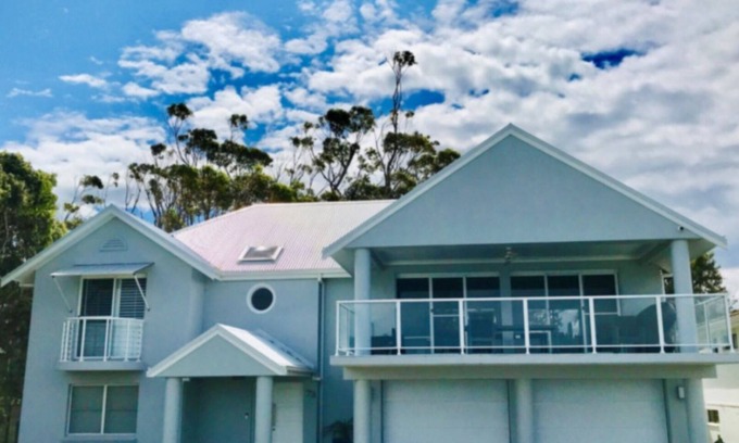 Hawks Nest House | Splendour On Port Stephens!