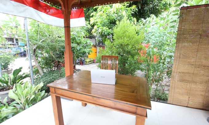 Kecamatan Narmada Hotel | SPOT ON 93640 Dannis Homestay Near Musholla Al Istiqomah Terawangan