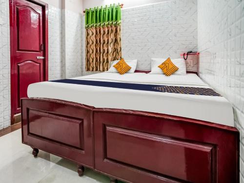 Guntur Hotel | SPOT ON Madhavi Residency & Lodge