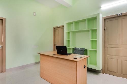 Kakinada Hotel | SPOT ON Sri Devi Residency