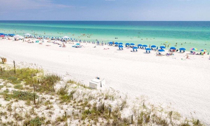 Cottage District Condo | Spring Break Promo! Seaside, Beach Access & Bikes! Rooftop Views