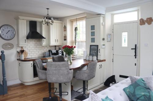 Penistone House | Spring Cottage