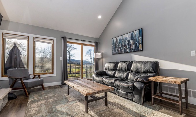 The Galena Territory Condo | Spring Creek Sanctuary 2BR Villa – Fireplace, Deck & Owners’ Club Access