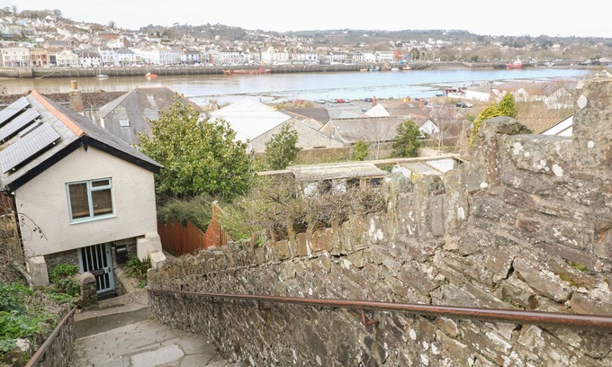 Westleigh Cottage | SPRINGFIELD COTTAGE, family friendly, with a garden in Bideford