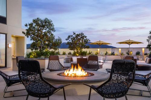 Burbank Hotel | SpringHill Suites by Marriott Los Angeles Burbank/Downtown