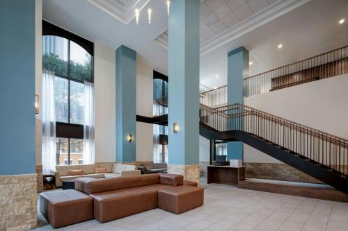 Downtown Dallas Hotel | SpringHill Suites by Marriott Dallas Downtown/West End