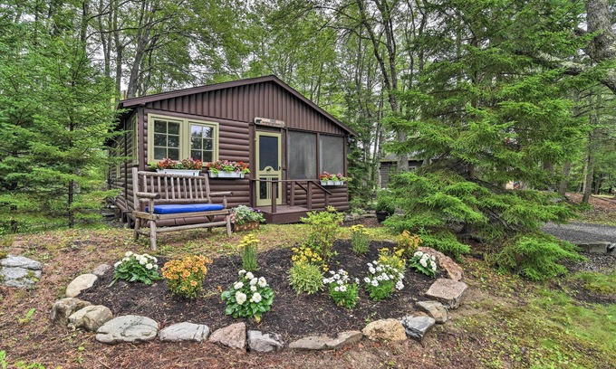 Boothbay Harbor Cottage | 'Sprucewold' Boothbay Harbor Cottage w/Deck