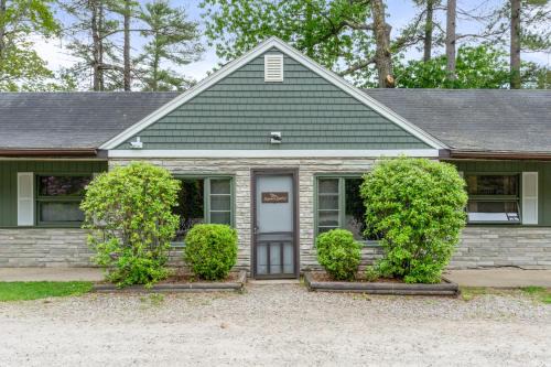 Holderness House | Squam Suite - Waterfront