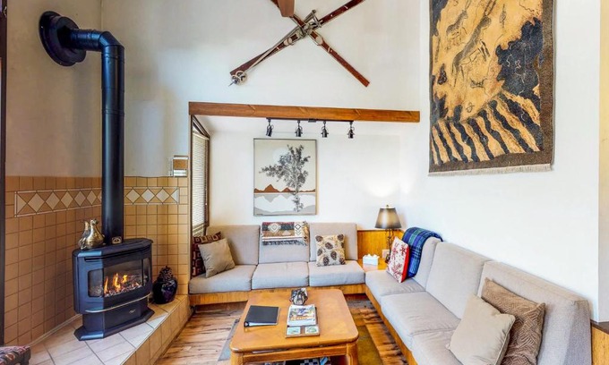 Olympic Valley Apartment | Squaw Valley Views Condo #15
