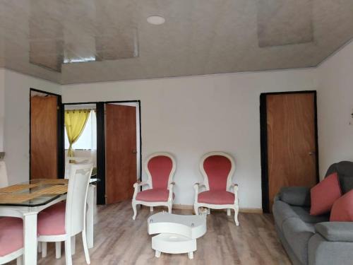 Fresno Apartment | Squirrel and bird watching