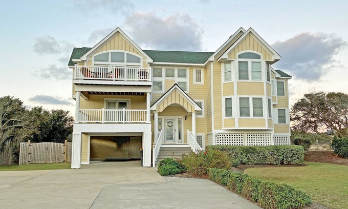 Kitty Hawk House | SS93- Semi-Oceanfront Home with 7 BRs and beautiful ocean views!