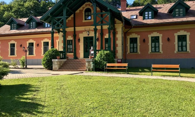Paradsasvar Bed & Breakfast | St. Hubertus Étterem és Panzió