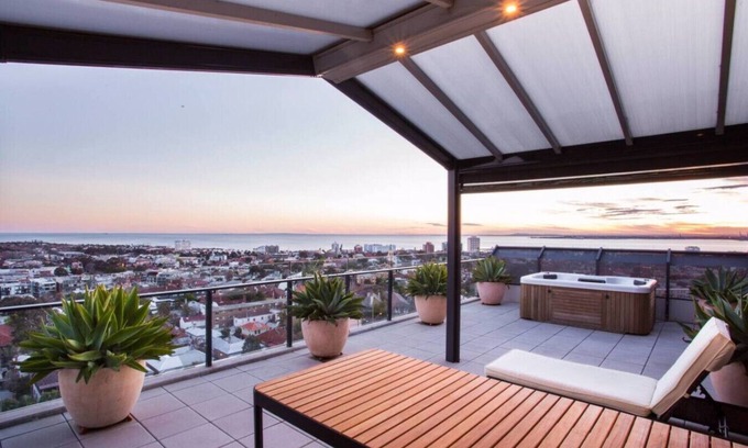 St Kilda Apartment | St Kilda Penthouse. Views. Spa.