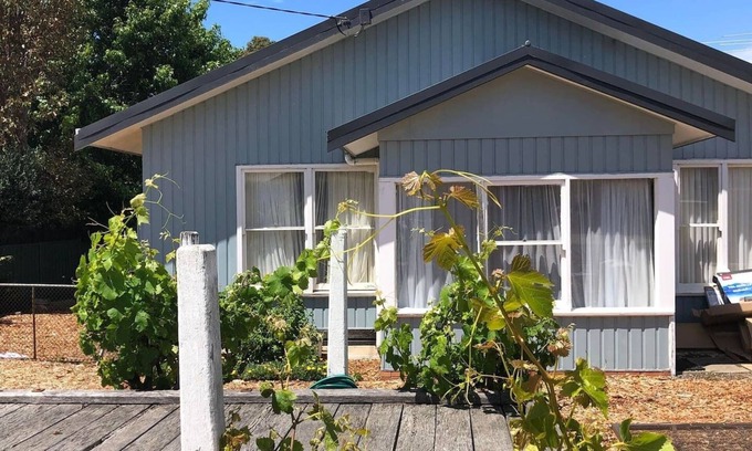 St Leonards House | St. Leonards Pier Beach House -5 min walk to the beach