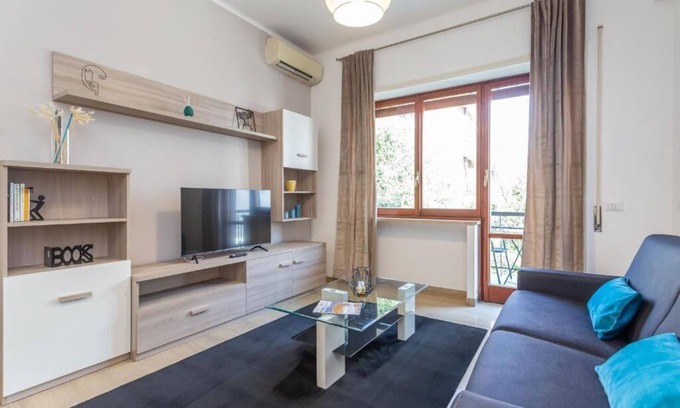 Quartiere XIII Aurelio Apartment | St Peter apartment with garage