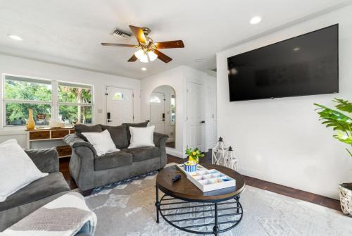 Pasadena On The Gulf House | St Petes Beach House 3BR 2 5BA Sleeps 8 Pool Pickleball Games BBQ