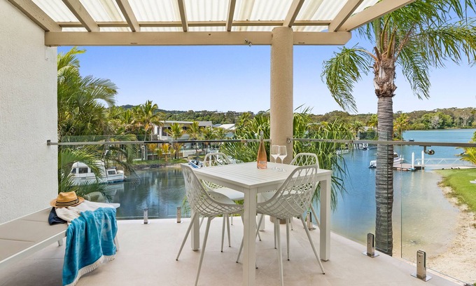 Noosa Heads Apartment | St Tropez 7: Stylish Apartment on the Noosa Waterfront, River Views