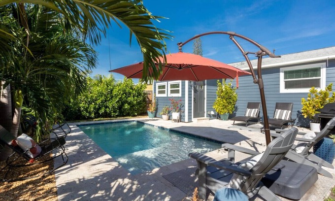St. Petersburg - Clearwater House | ST Urban Oasis heated pool