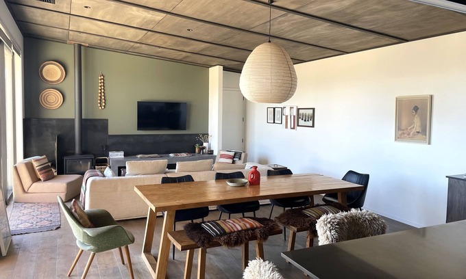 Wanaka House | Stackbrae Lodge: A modern lake and alpine retreat of style and comfort.n