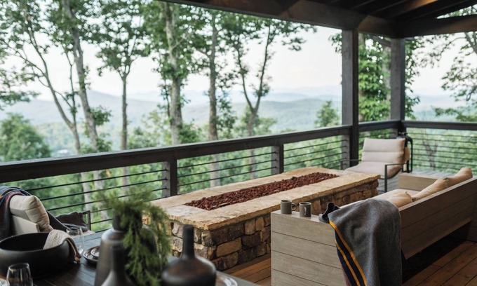 Morganton Cabin | Stag's Manor|Stunning Mtn Views|Fire Table|Hot Tub
