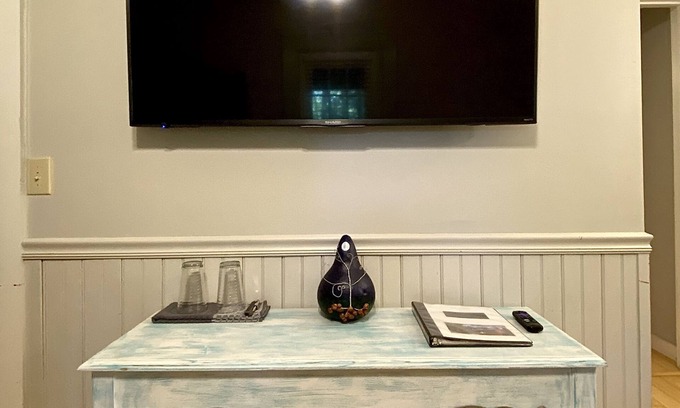 Dahlonega Cabin | Standard Guest Room (Main) - Barefoot Hills - North Georgia Mountains