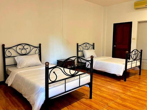 Samut Sakhon House | Standard room by The Grounds