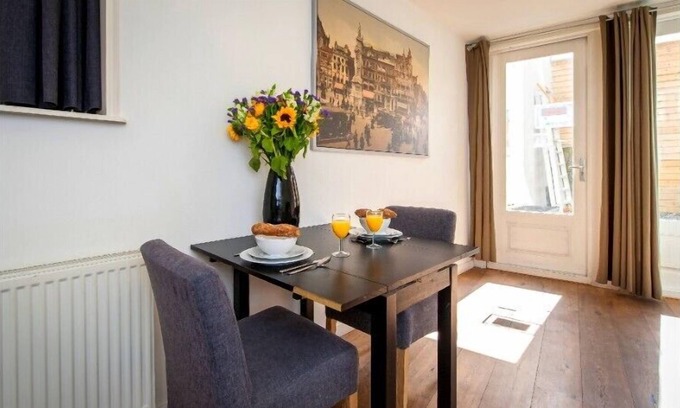 Nieuwmarkt en Lastage Apartment | Standard Studio in the Heart of Amsterdam (2pax)