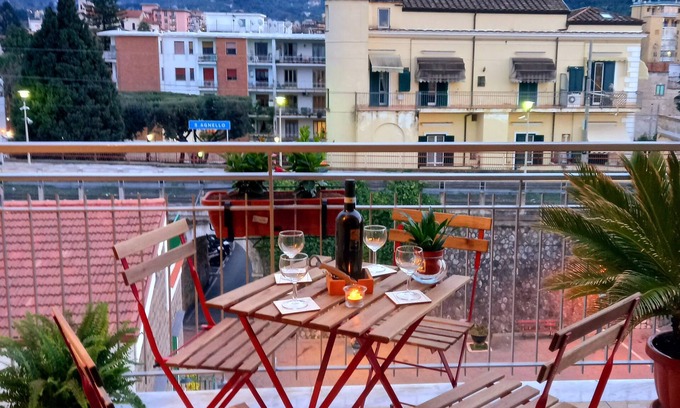 Sant'Agnello Apartment | StandbyMe - central and cozy with balcony