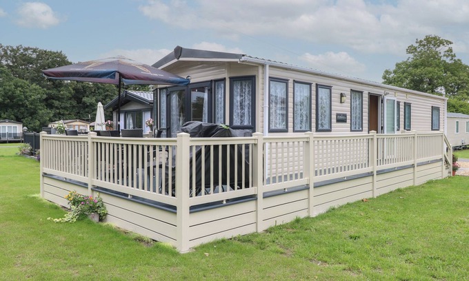 Hopton Cottage | Stanley's Lodge, Foxburrow Hang