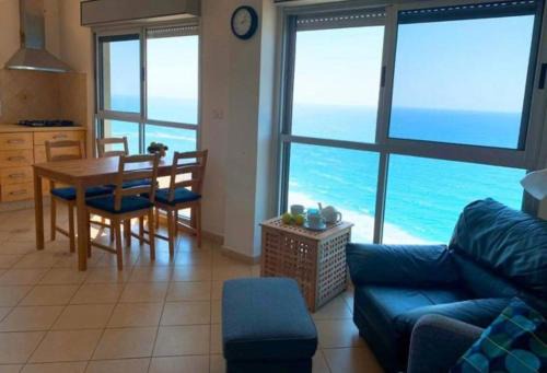Bat Yam Apartment | Star Way