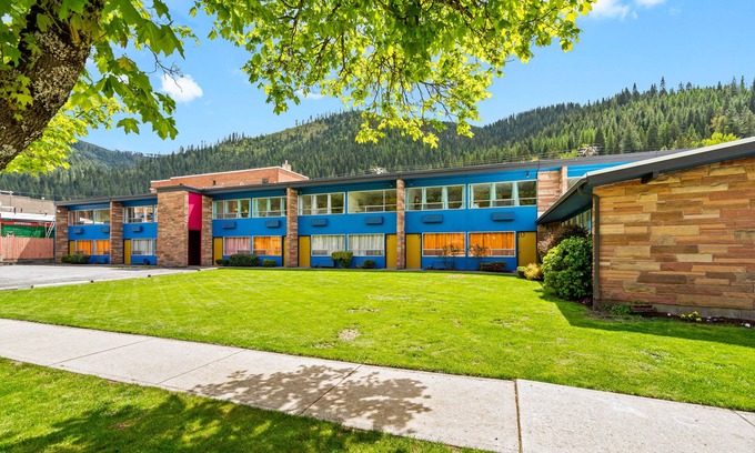 Wallace Hotel | Stardust Motel Wallace
