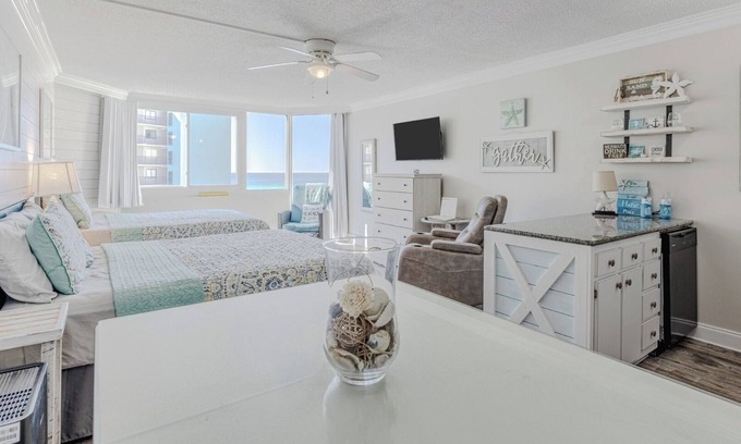 Panama City Beach Apartment | Starfish Studio: beachfront, overlooking pool, clean, comfy w/free beach chairs