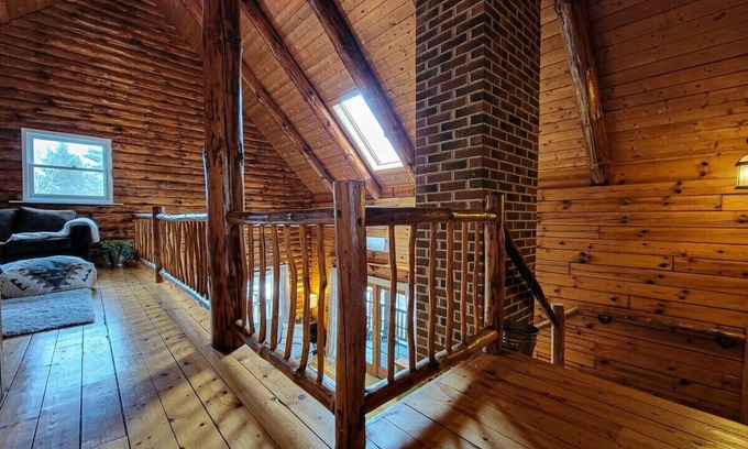 Center Ossipee Cabin | Starlight Cabin- Private Log Cabin 10 Acre Retreat