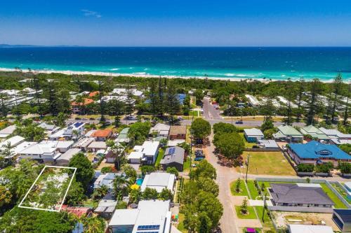 Byron Bay House | Starr Cottage - Quaint Cottage with a stunning pool - Close to everything Byron!