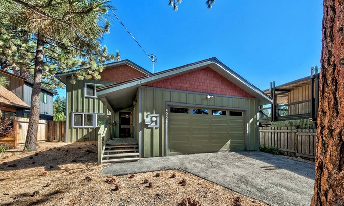 Lakeside Park House | Stateline Retreat: Walk to Gondola & Lake, Hot Tub