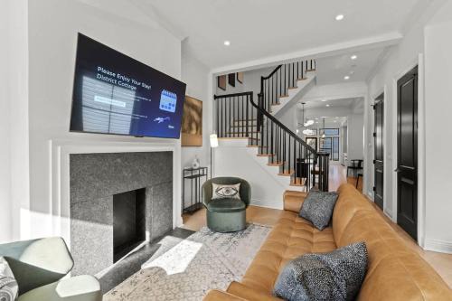 Bloomingdale House | Stately DC Rowhome Spacious 7BR & 4BA #DCottage