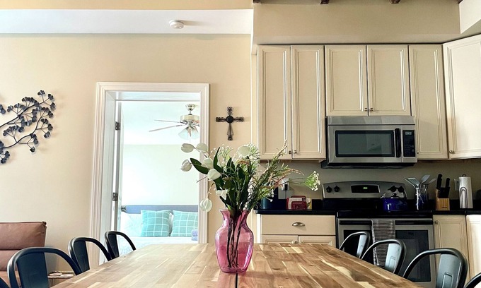 Cambridge Condo | Station House East: Upscale Loft in the Historic District Cambridge, MD