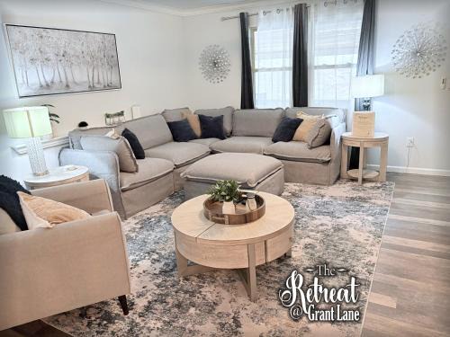 Caton House | Stay at The Retreat! Gatlinburg-Dollywood