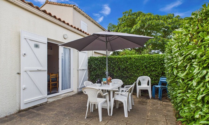 Saint-Vincent-sur-Jard Ski Chalet | Stay for 5 with shared pool, terrace