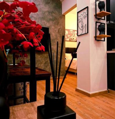 Kinosargous Apartment | Stay in Athens -iris