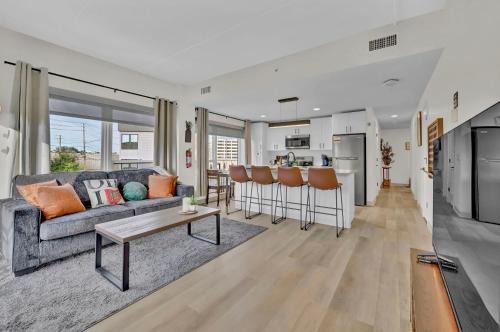 University Circle Apartment | Stay in Cleveland mins to Cleveland Clinic, Hospitals, Museum, Universities & Downtown