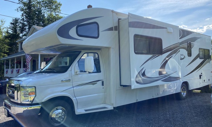 East Corinth House | Stay in Maine RV Freedom