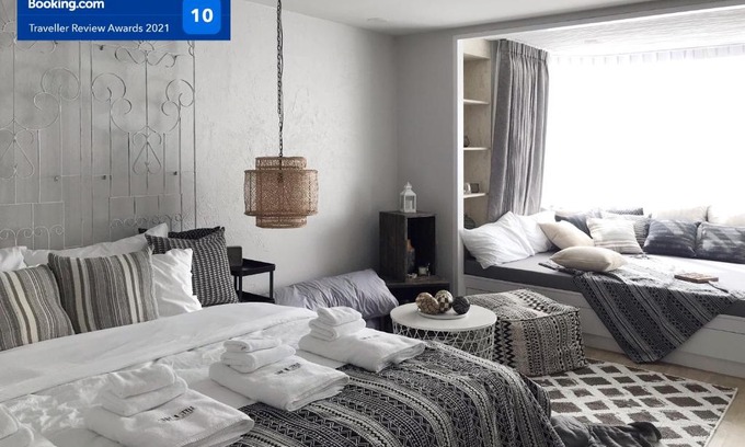 Nimman Apartment | Stay in Style at Nimman R316
