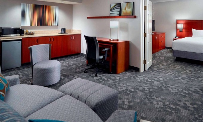 Home Park Hotel | Stay in Style at the Atlanta Hotel! 2 Modern Units, Seasonal Pool, Pet-friendly!