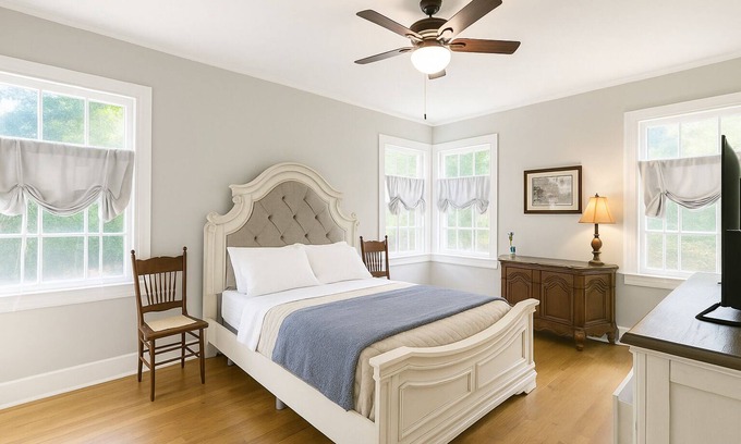 Meridian House | Stay on Magnolia Hill 2BR Cottage in Meridian, Mississippi with Southern Charm