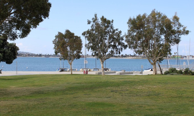 Crown Point Condo | Stay on the bayside with beautiful views