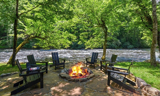 Nantahala House | Stay on the Nantahala River - luxury home in Bryson city NC.