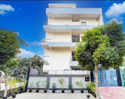 Sector 70 Hotel | Stay Paradise