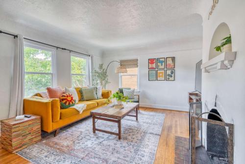 Alberta Arts District House | Stay Portland - Sedona Vibes in PDX- Walk to Local Shops & Coffee