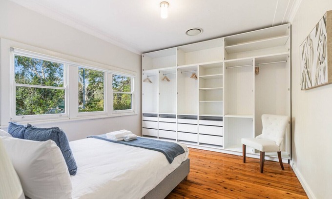 Mount Colah House | StayAU 4BRM Charming Modern Home in Mt Colah